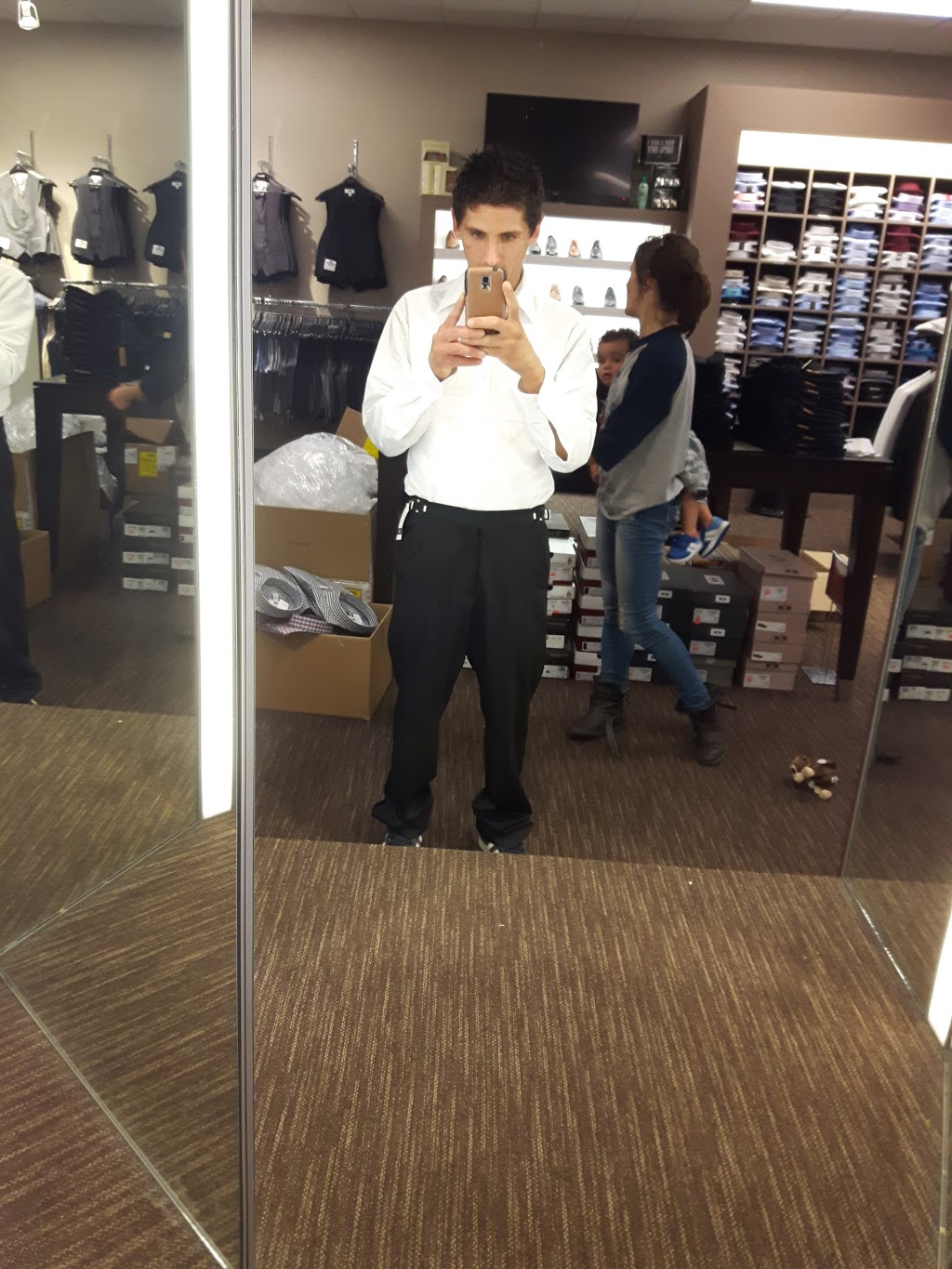 Moores Clothing for Men | 625 Grand Ave W, Chatham, ON N7L 1C5, Canada | Phone: (519) 352-5097