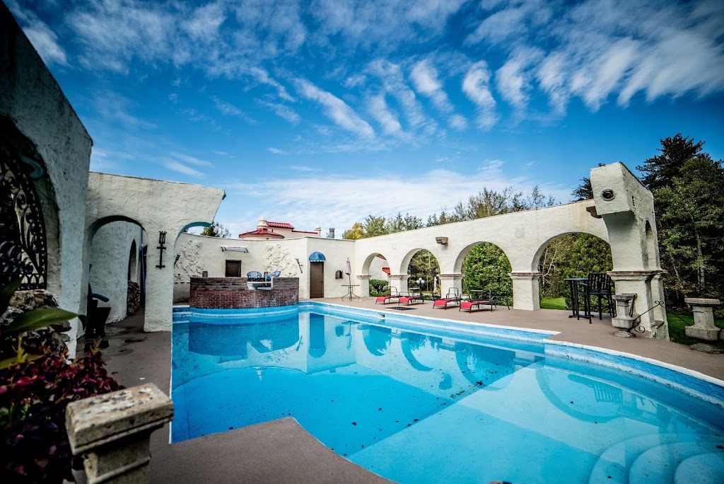 The Hacienda Bed & Breakfast | 3550 Notre Dame Ave, Hanmer, ON P3P 1X2, Canada | Phone: (705) 929-2941