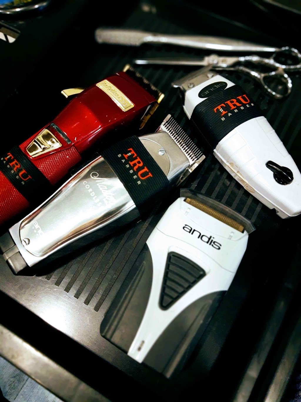 Falling Locks Barbershop | 83 Colorado Dr, Campbell River, BC V9H 1N2, Canada | Phone: (250) 201-7071