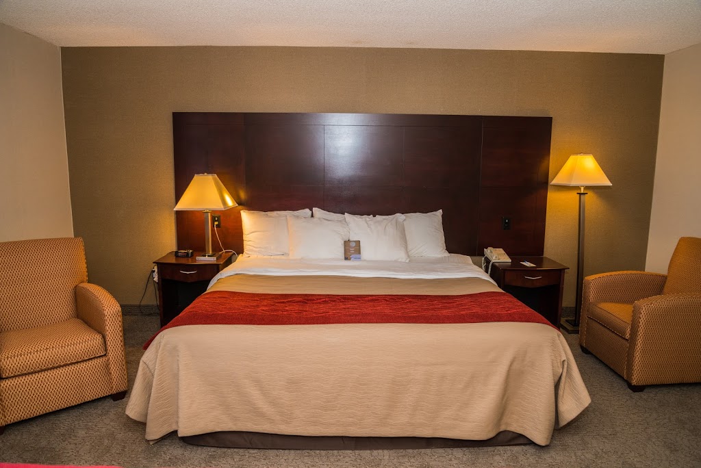 Comfort Inn & Suites | 210 Essa Rd, Barrie, ON L4N 3L1, Canada | Phone: (705) 721-1122