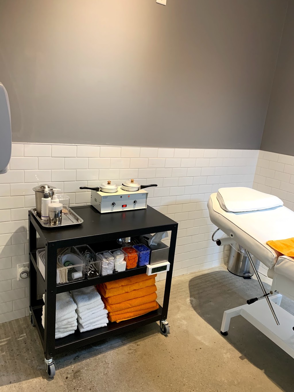 THE TEN SPOT oshawa | 491 Gibb St #1, Oshawa, ON L1J 1Z4, Canada | Phone: (905) 434-6800