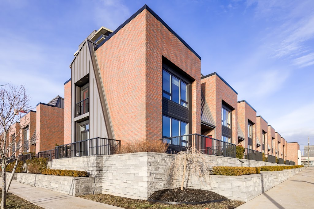 The Hazelton Apartments and Townhouses - Skyline Living | 39 Seapoint Rd, Dartmouth, NS B3B 0K2, Canada | Phone: (902) 403-4349