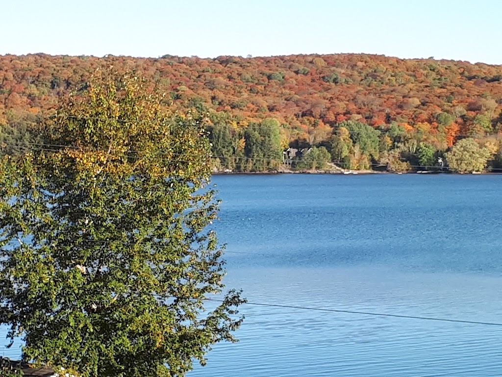 Getaways At Haliburton Heights | 1701 Wigamog Rd, Haliburton, ON K0M 1S0, Canada | Phone: (705) 457-3254