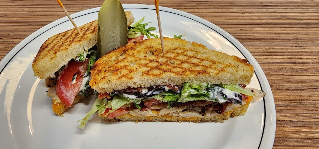 Engine House Café | 183 Queen St, Killaloe, ON K0J 2A0, Canada | Phone: (613) 757-2237
