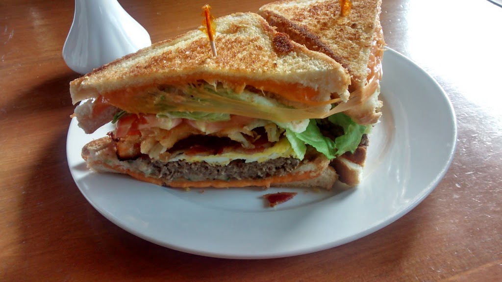 Crescent Beach Bistro | 12251 Beecher St, Surrey, BC V4A 3A4, Canada | Phone: (604) 531-1882