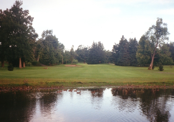 Club De Golf St-Andre Est Inc | 137 Rue de la Seigneurie, Saint-André-dArgenteuil, QC J0V 1X0, Canada | Phone: (450) 537-3533