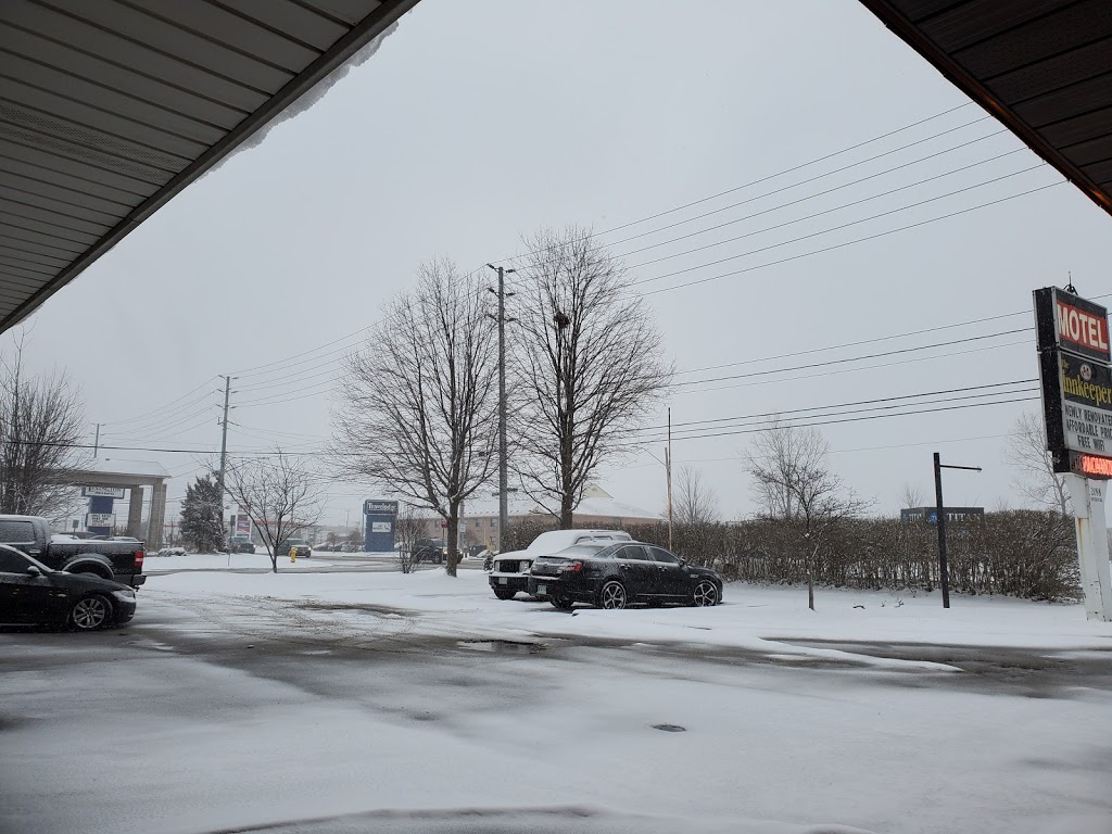 Innkeeper Motel | 2098 Division Rd, Windsor, ON N8W 1Z9, Canada | Phone: (519) 966-3845