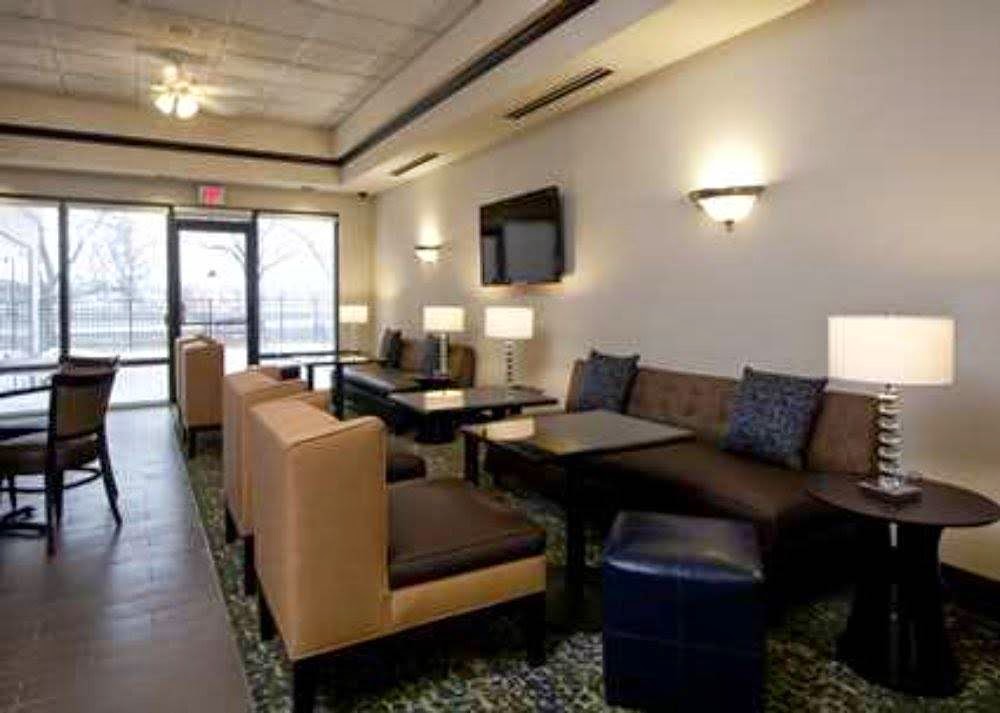 Hampton Inn Buffalo South/I-90 | 1750 Ridge Rd, West Seneca, NY 14224, USA | Phone: (716) 824-2030