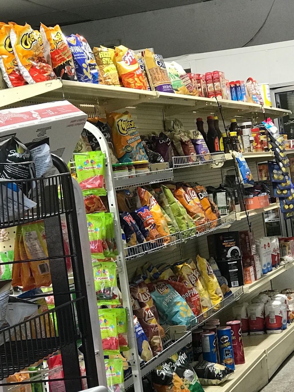 super marche ontario | 2330 Rue Ontario E, Montréal, QC H2K 1W1, Canada | Phone: (514) 312-1517