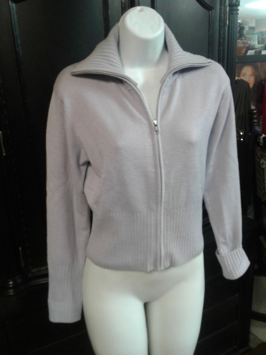 Metamorphus Fashions | 470 Robinson Rd, Ennismore, ON K0L 1T0, Canada | Phone: (705) 775-5554