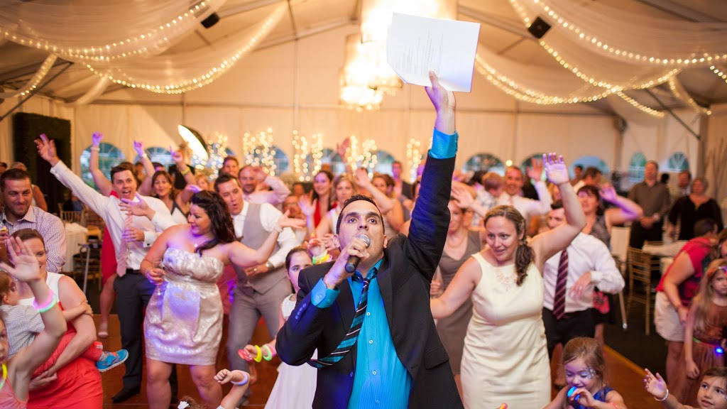 DJ MARIAGE | DISCO MOBILE | Son-DJ Animation | 3492 Rue Aubin, Longueuil, QC J4M 2W8, Canada | Phone: (514) 652-2931