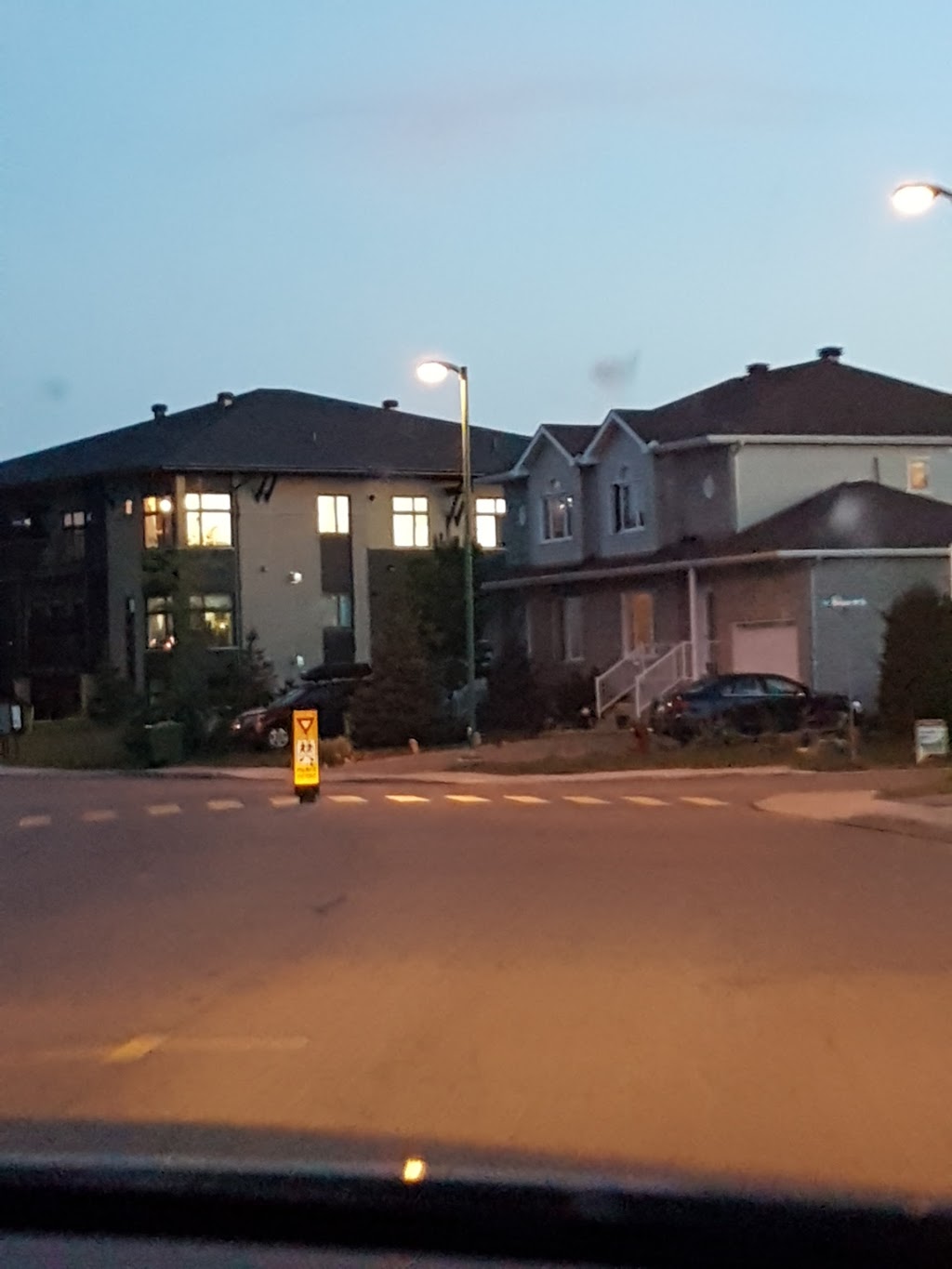Park Luxembourg | 91 Rue du Luxembourg, Gatineau, QC J9J 0B6, Canada | Phone: (819) 595-2002