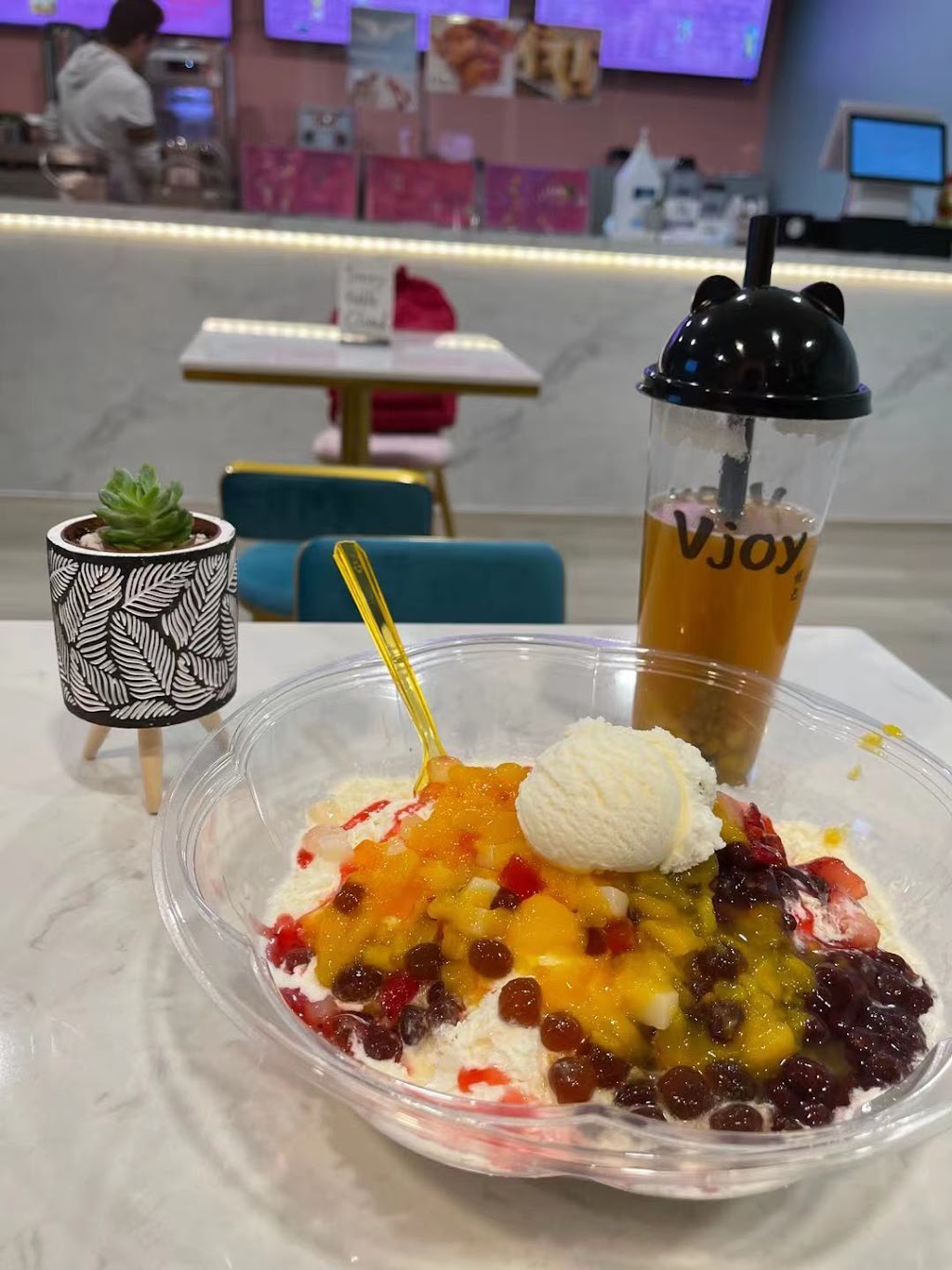VJoy Beverage & Dessert Restaurant | 1521 Pembina Hwy, Winnipeg, MB R3T 2E4, Canada | Phone: (431) 277-8886