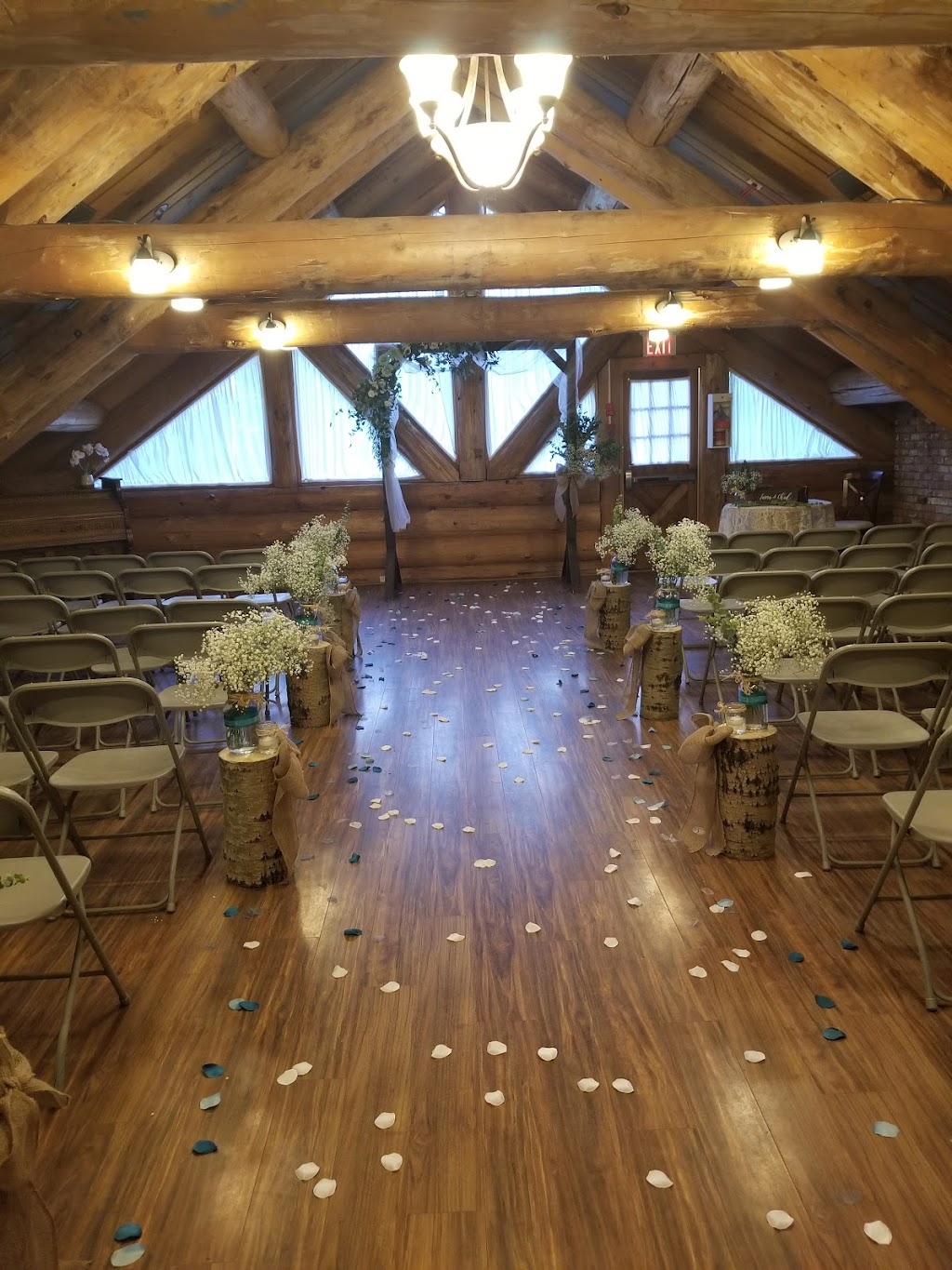 The Country Lodge | 17515 127 St NW, Edmonton, AB T6V 1B1, Canada | Phone: (780) 475-9366