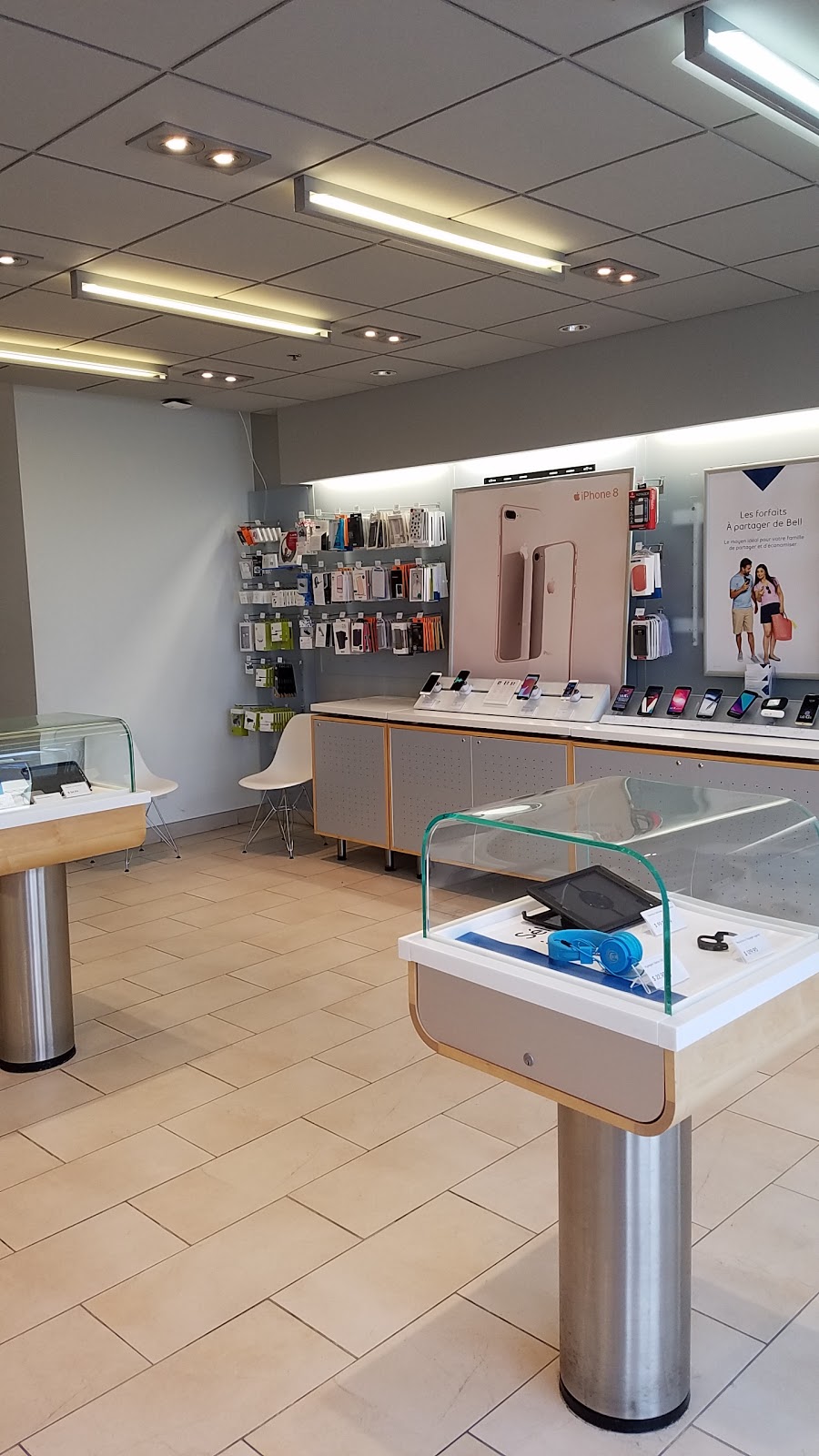 Bell | 691 Boulevard Curé-Labelle, Sainte-Rose, QC H7L 5R7, Canada | Phone: (450) 970-3338