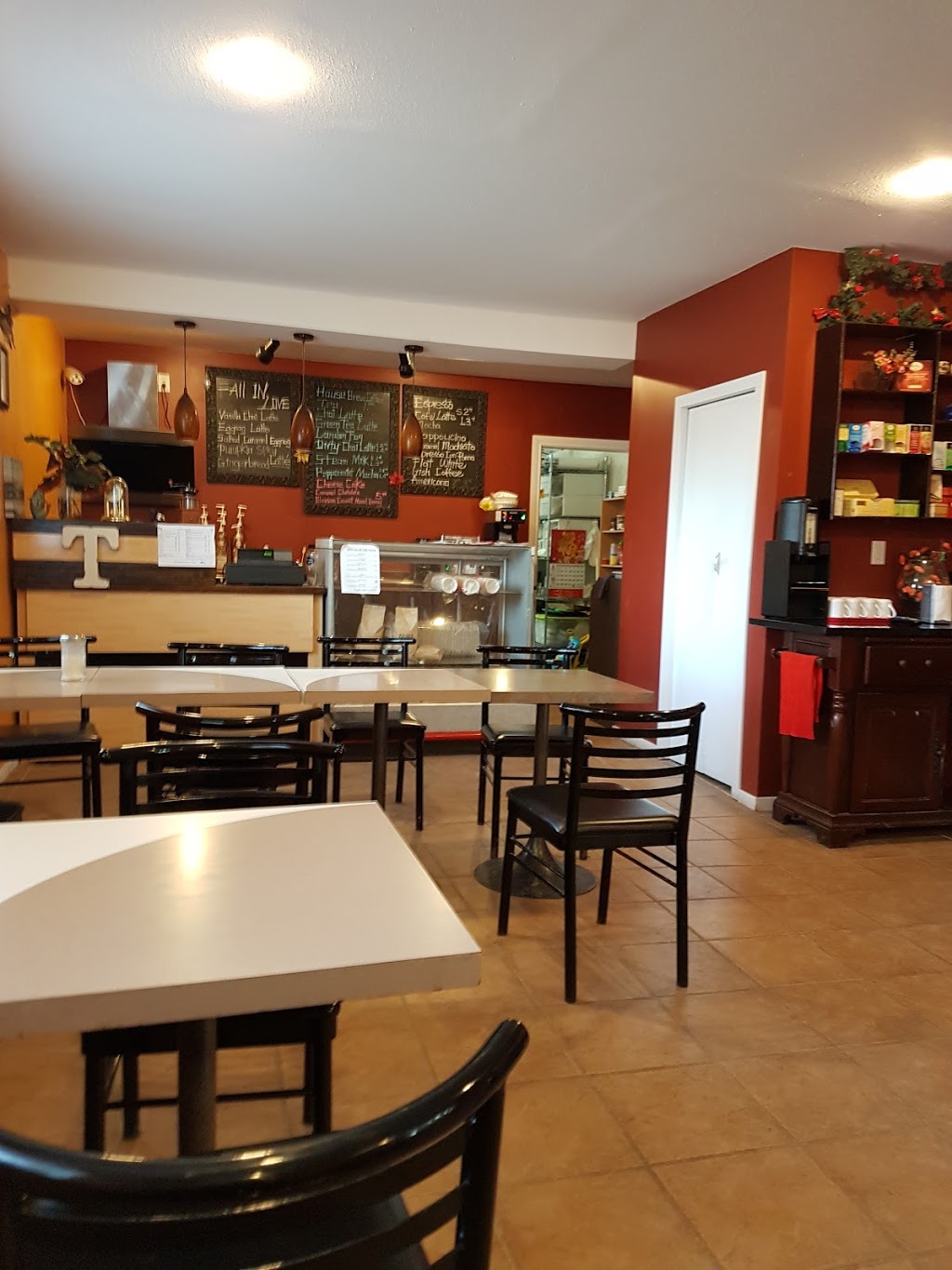 DOUBLE TT GROCERS LTD | 37 QuAppelle St, QuAppelle, SK S0G 4A0, Canada | Phone: (306) 699-2221