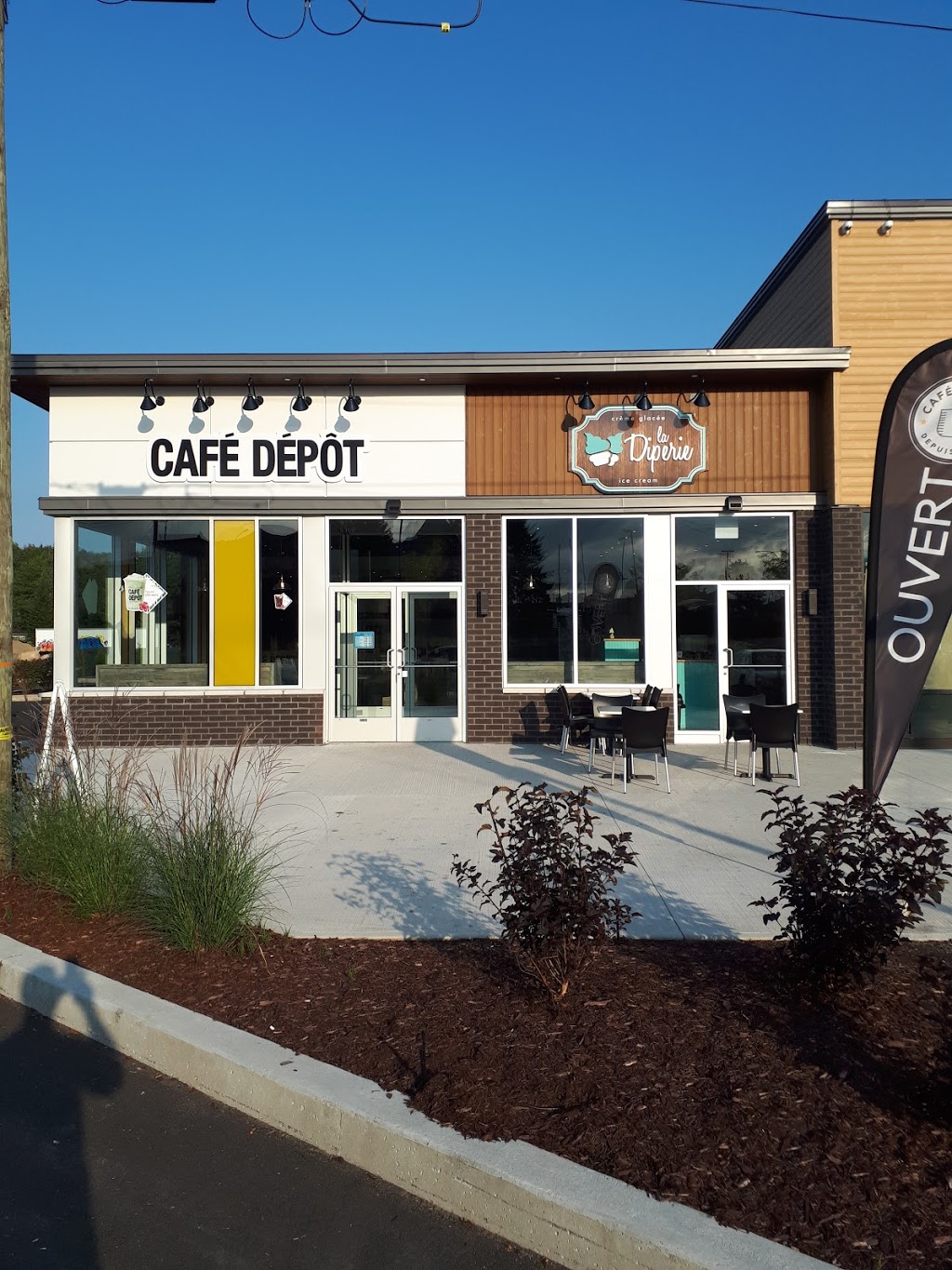Café Dépôt | 1140 Rue Principale E, Sainte-Agathe-des-Monts, QC J8C 1L8, Canada | Phone: (819) 323-0055