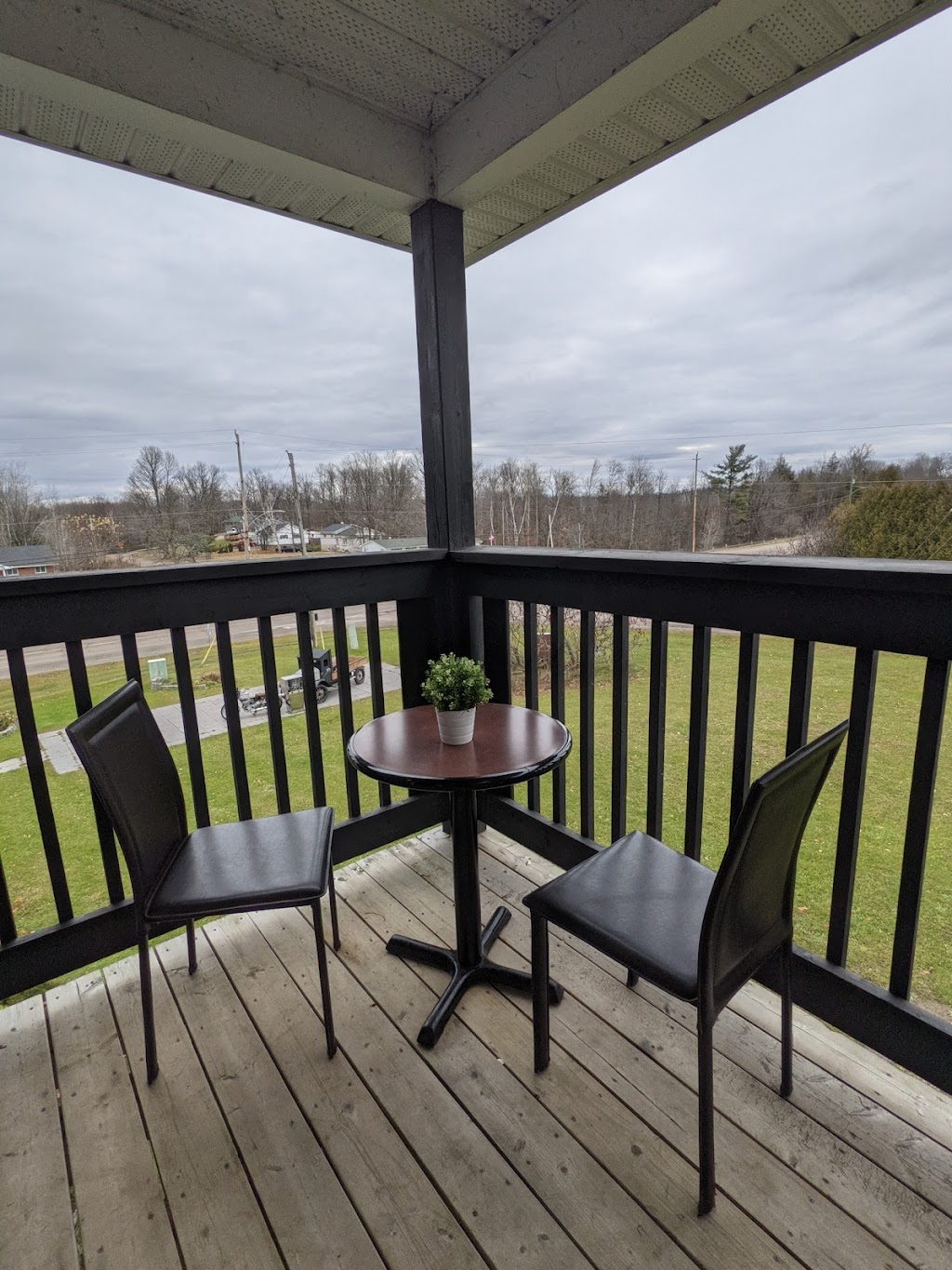 Alpine Lodge | 4983 Calabogie Rd, Calabogie, ON K0J 1H0, Canada | Phone: (613) 913-7454