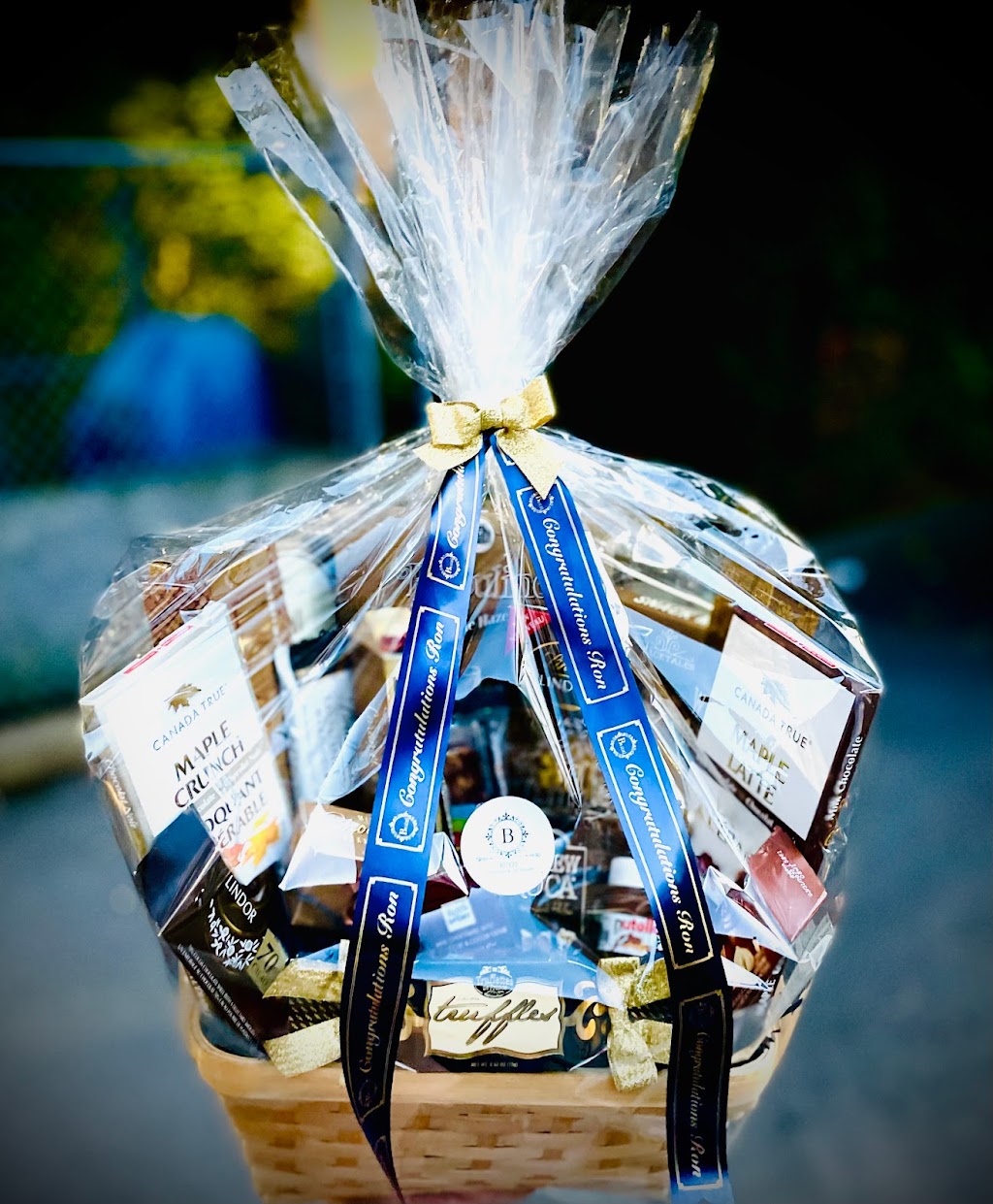Butzi Gift Baskets Toronto | 1 Dundas St W Unit 2500, Toronto, ON M5G 1Z3, Canada | Phone: (647) 614-5533