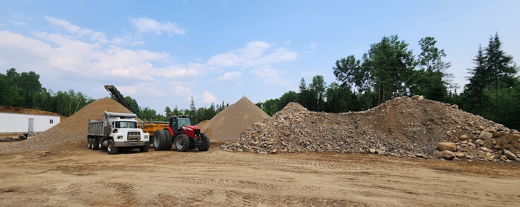 CJJ Aggregates | 794 Chemaushgon Rd, Bancroft, ON K0L 1C0, Canada | Phone: (613) 334-5581