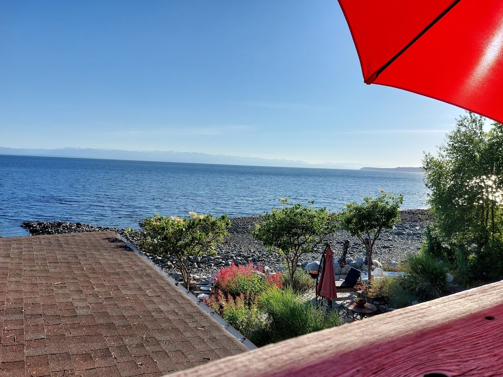 Blitz Beach House | 3265 Atrevida Rd, Powell River, BC V8A 0E1, Canada | Phone: (604) 414-9488