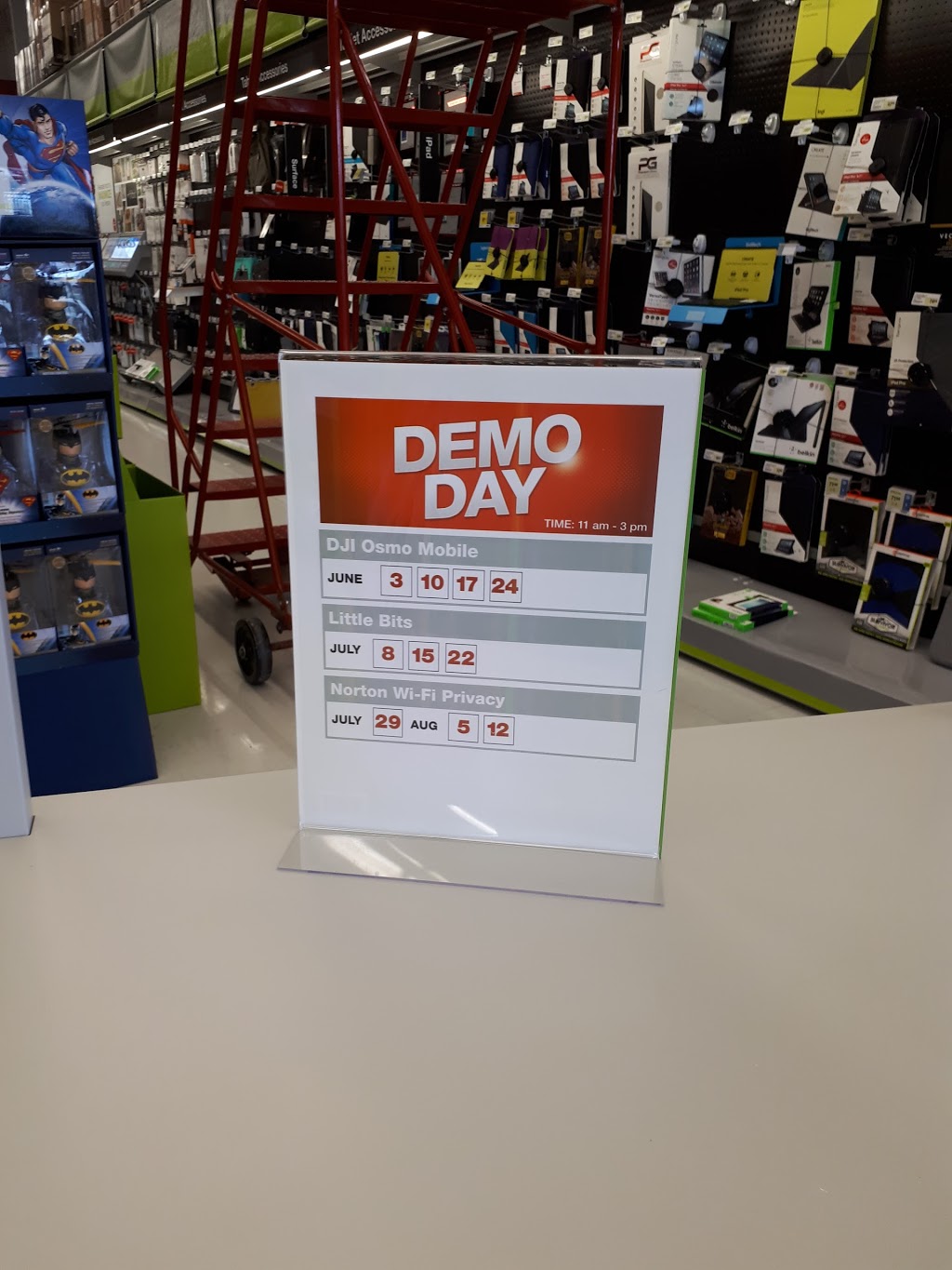 Staples Brantford | 595 West St, Brantford, ON N3R 7C5, Canada | Phone: (519) 752-3367