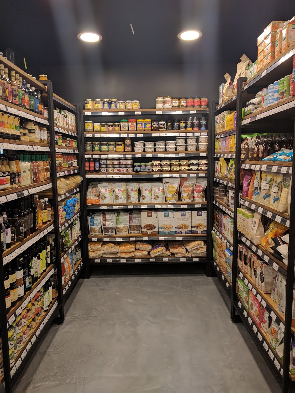 Marché Alimentation Maison - Candid - Jovia | 2524 Rue Beaubien E, Montréal, QC H1Y 1G2, Canada | Phone: (514) 722-4766
