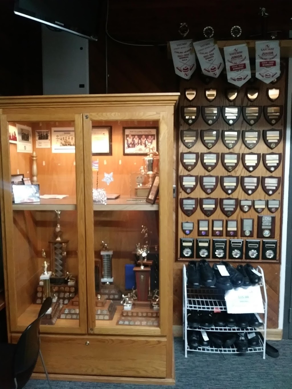 Langley Curling Centre | 20699 42 Ave, Langley, BC V3A 3B1, Canada | Phone: (604) 530-8218