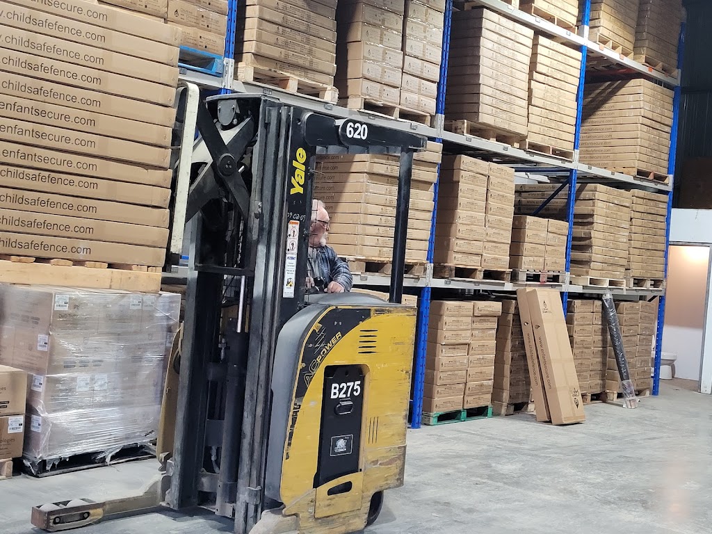 Clôture de piscine Enfant Sécure Entrepôt | Warehouse | 466 Rue Bourque Local G, Repentigny, QC J5Z 5A2, Canada | Phone: (800) 635-3926