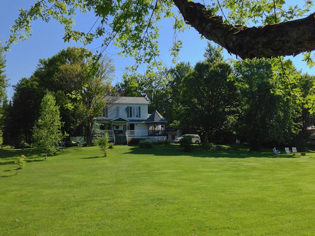 Le Reflet De La Riviere B & B | 86 Chemin Rousseau, Weedon, QC J0B 3J0, Canada | Phone: (819) 877-5033