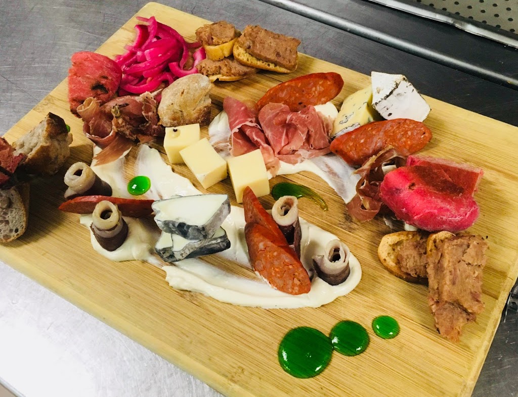 Bistro Martini Grill | 2935 Boulevard de la Pinière, Terrebonne, QC J6X 4V3, Canada | Phone: (450) 492-3336