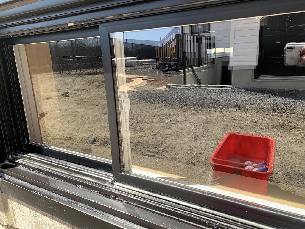 H2O Vitres/Window Cleaning | 408 Chem. Saint-Joseph, Val-des-Monts, QC J8N 7J5, Canada | Phone: (819) 635-2283