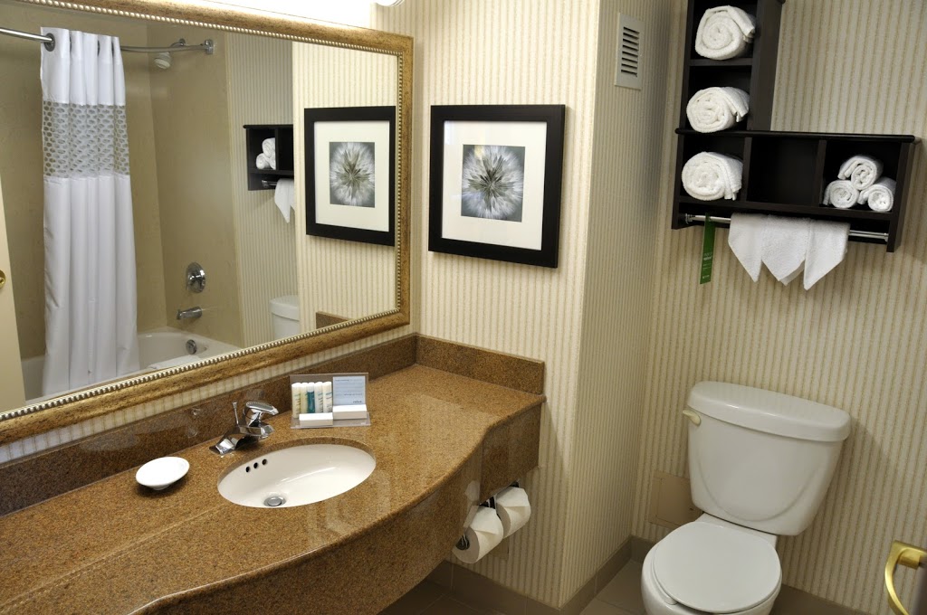 Hampton Inn & Suites by Hilton Toronto Airport | 3279 Caroga Dr, Mississauga, ON L4V 1A3, Canada | Phone: (905) 671-4730