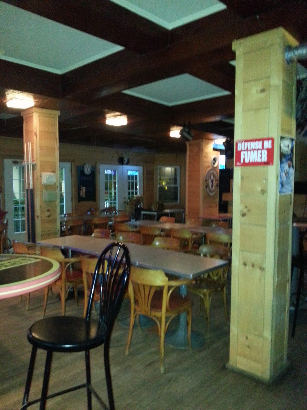 Bar Voyageur | 425 Rue Saint-Jacques, Napierville, QC J0J 1L0, Canada | Phone: (450) 245-7711