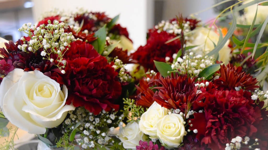 Serendipity Flowers | 410 33rd Street West, Saskatoon, SK S7L 0V6, Canada | Phone: (306) 384-3003
