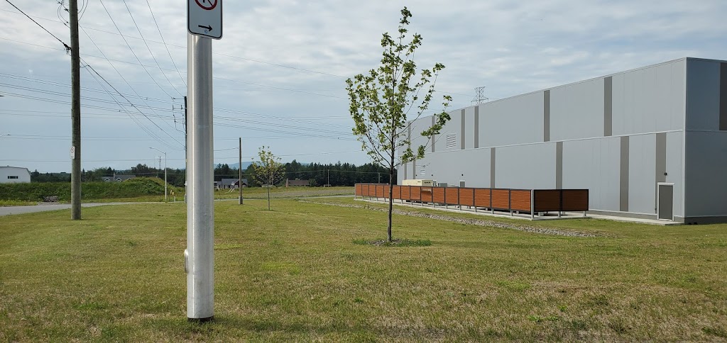 Complexe Sportif Desjardins de Wendake | 100 Rue Grand Chef Thonnakona, Wendake, QC G0A 4V0, Canada | Phone: (418) 847-0774