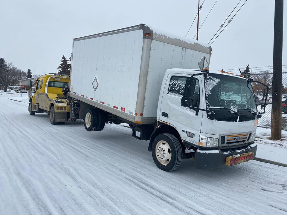 Bora Towing | 4014 Westcliff Pl SW, Edmonton, AB T6W 0X9, Canada | Phone: (780) 340-3434