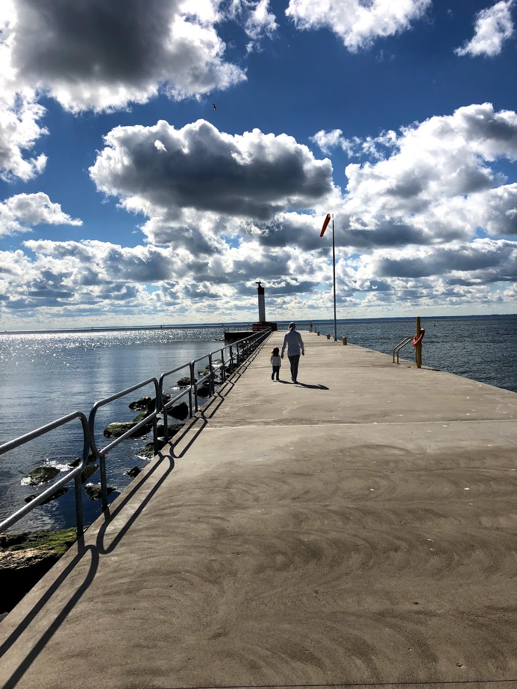 Lakeside Park | 2 Navy St, Oakville, ON L6J 2Y5, Canada | Phone: (905) 845-6601