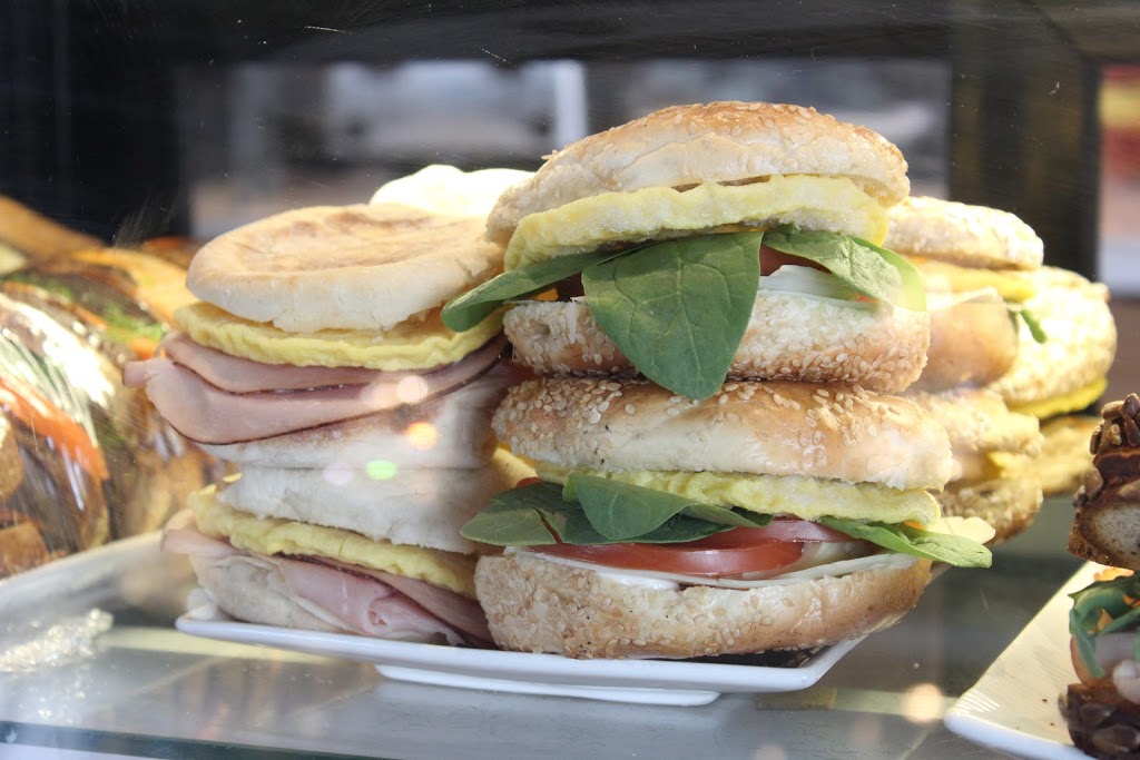 Moca Loca Café Co Inc | 15 Rue de Valcourt, Gatineau, QC J8T 8H1, Canada | Phone: (819) 561-5028