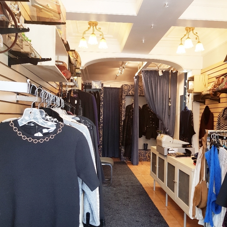 Fringu Art Galerie Éco Mode | 2658 Rue Beaubien E, Montréal, QC H1Y 1G7, Canada | Phone: (514) 722-1551
