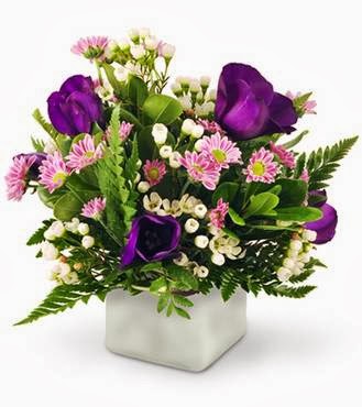KW Flowers | 28 Laurel St, Waterloo, ON N2J 2H2, Canada | Phone: (519) 742-3545