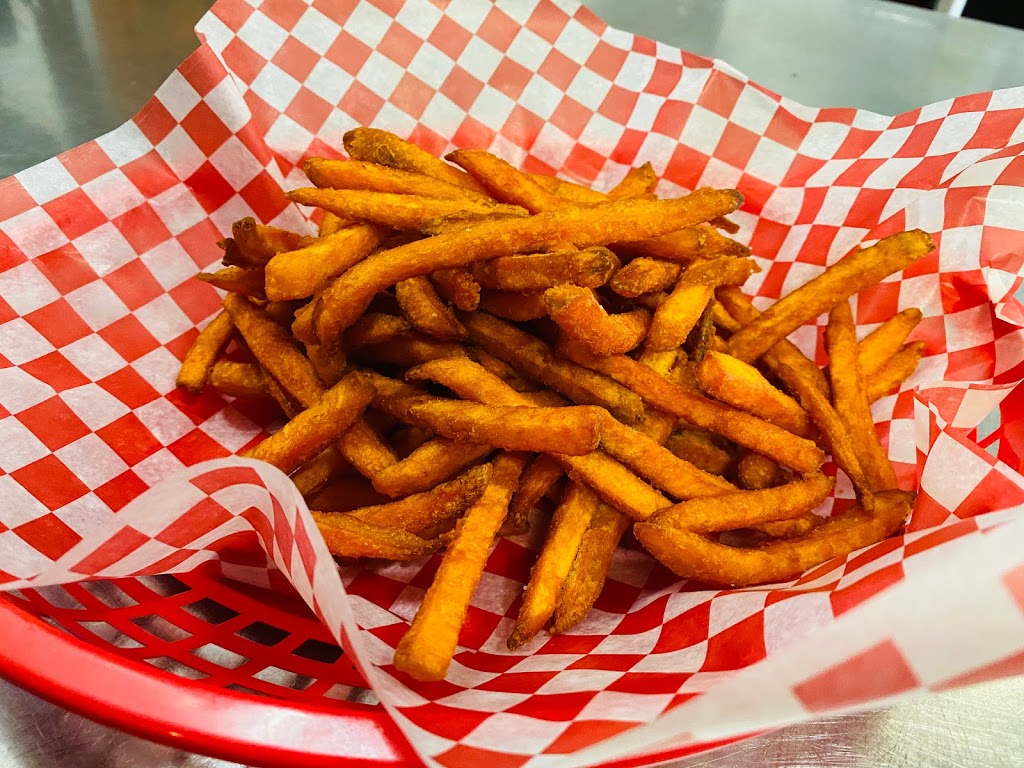 Tipsy Beaver Bar & Grill | 3420 Rebecca St, Oakville, ON L6K 6W2, Canada | Phone: (905) 825-8466