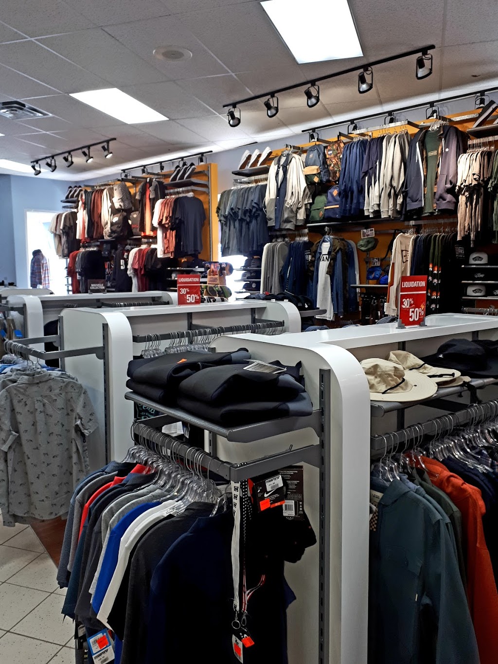 Sports Experts | 444 Avenue de Buckingham, Gatineau, QC J8L 2G7, Canada | Phone: (819) 986-7429
