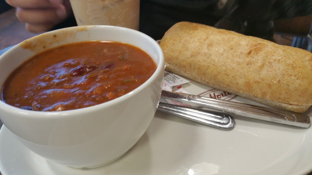 Tim Hortons | 2500 Main St North, Winnipeg, MB R2V 4T6, Canada | Phone: (204) 334-3126