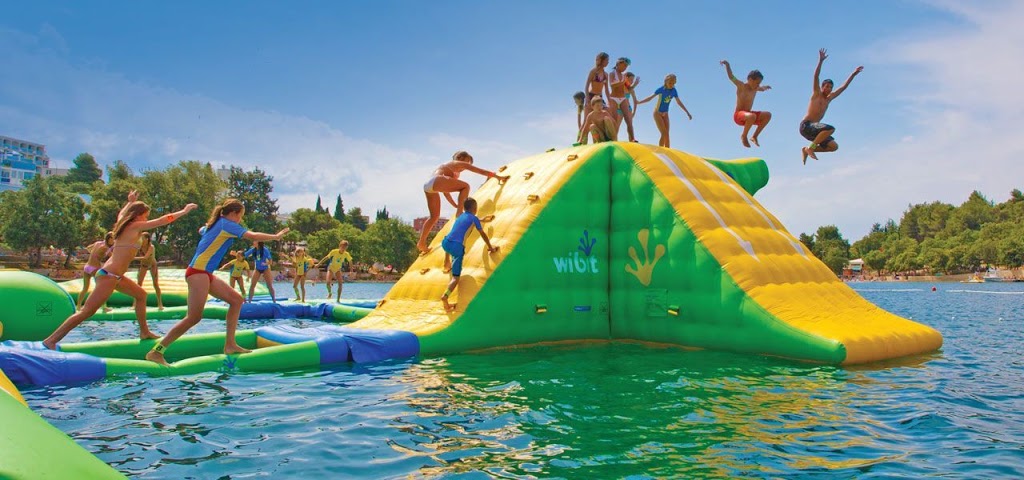 Aquazilla | 1 Circuit Gilles Villeneuve, Montréal, QC H3C 4G8, Canada | Phone: (514) 872-0199