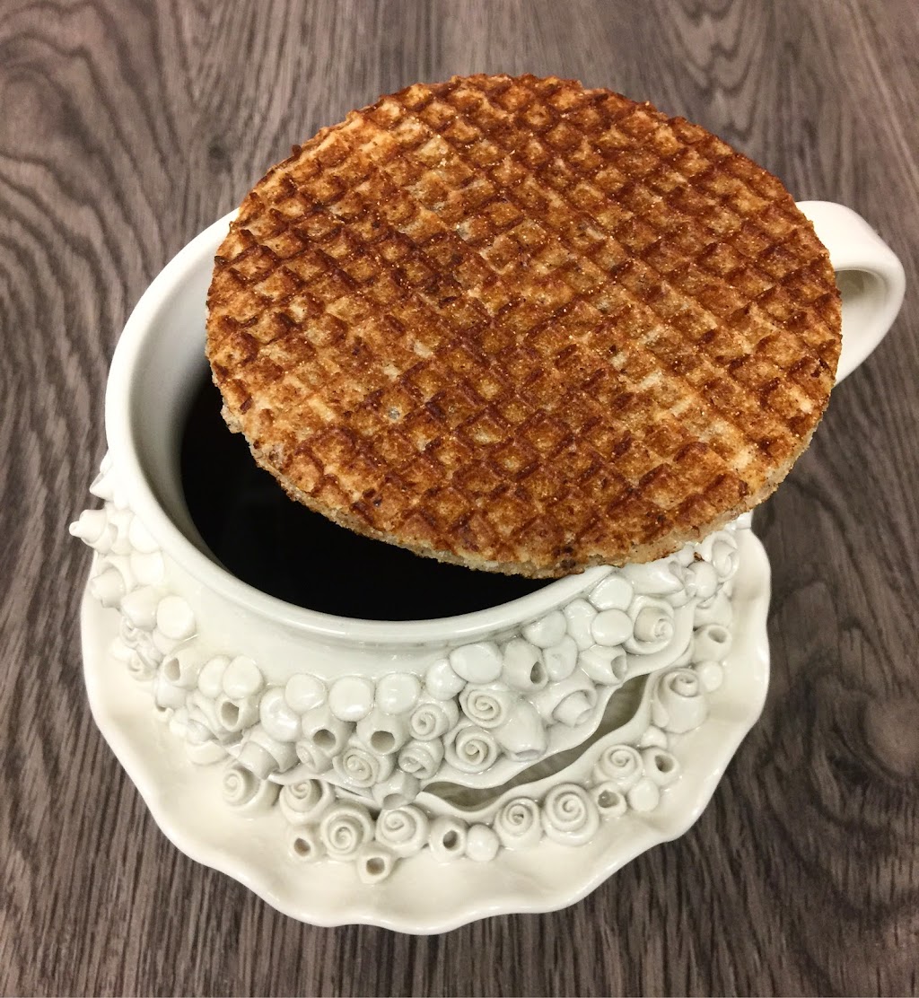 Dutch Girl Cafe | 16521 107 Ave NW, Edmonton, AB T5P 0Y7, Canada | Phone: (780) 995-0959