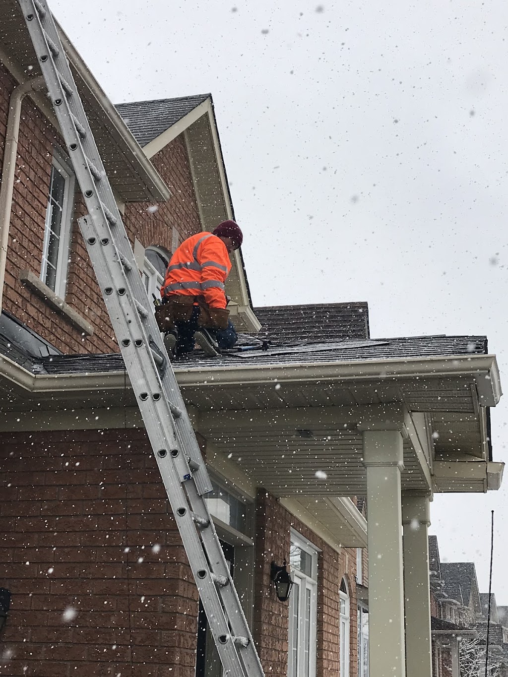 Rainbow Creator Roofing Ltd | 43-7105, Branigan Gate, Mississauga, ON L5N 7S2, Canada | Phone: (647) 883-8899