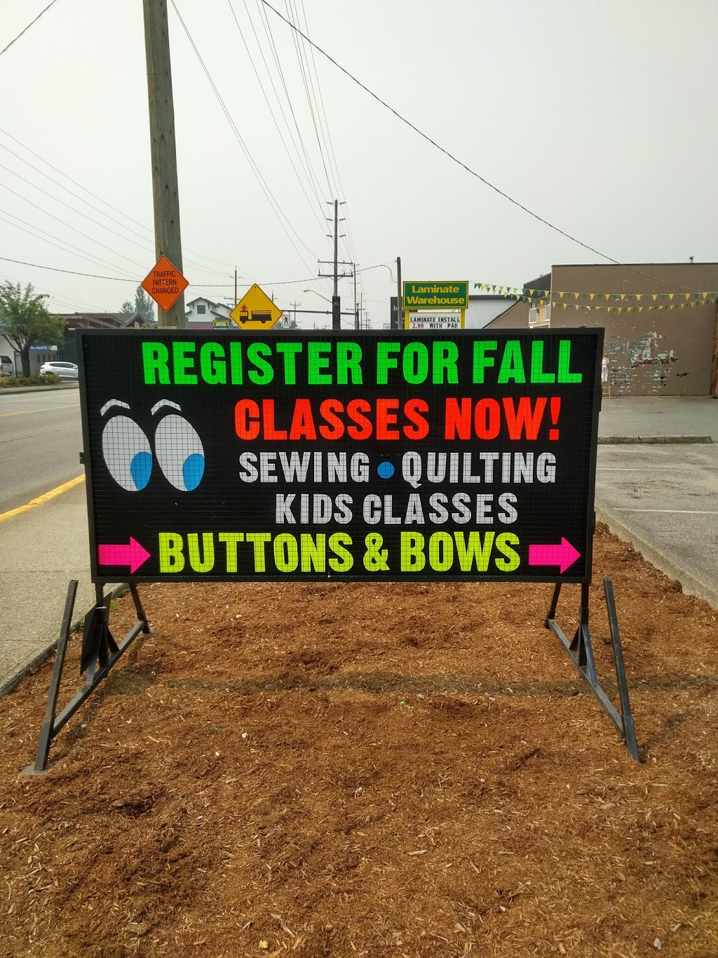 Buttons And Bows Ladies Fashion on Consignment | 22785 Dewdney Trunk Rd, Maple Ridge, BC V2X 3K4, Canada | Phone: (604) 479-2697