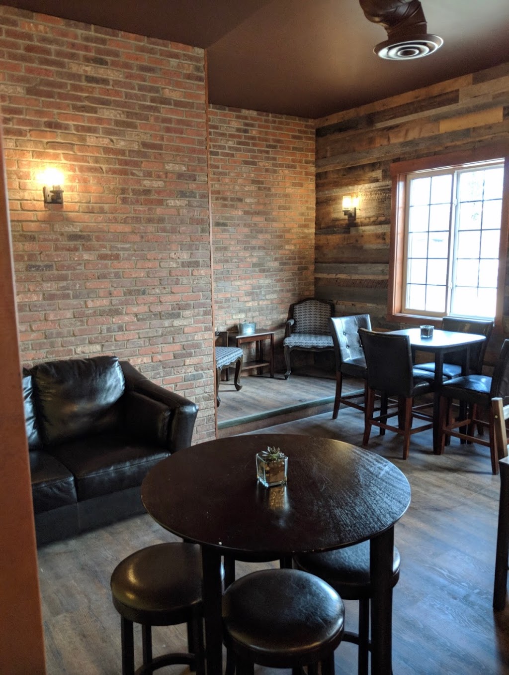 Versus cafe & Catering Company | 4715 50 Ave, Calmar, AB T0C 0V0, Canada | Phone: (780) 985-2336
