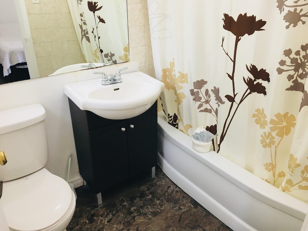 Granada Inn | 2592 Skaha Lake Rd, Penticton, BC V2A 6G1, Canada | Phone: (250) 493-2144